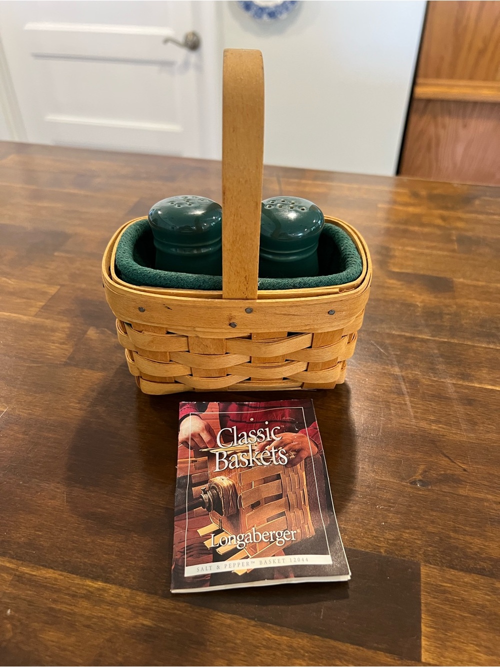 Longaberger Salt & Pepper Basket w/ Shakers, 2001